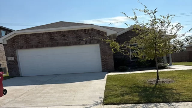 Do You Need a Lawn Care Contract in Sherman, TX?