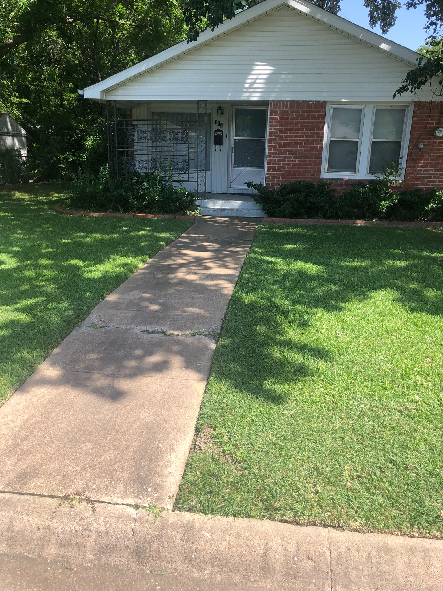 Spring Lawn Care Checklist for North Texas Homeowners